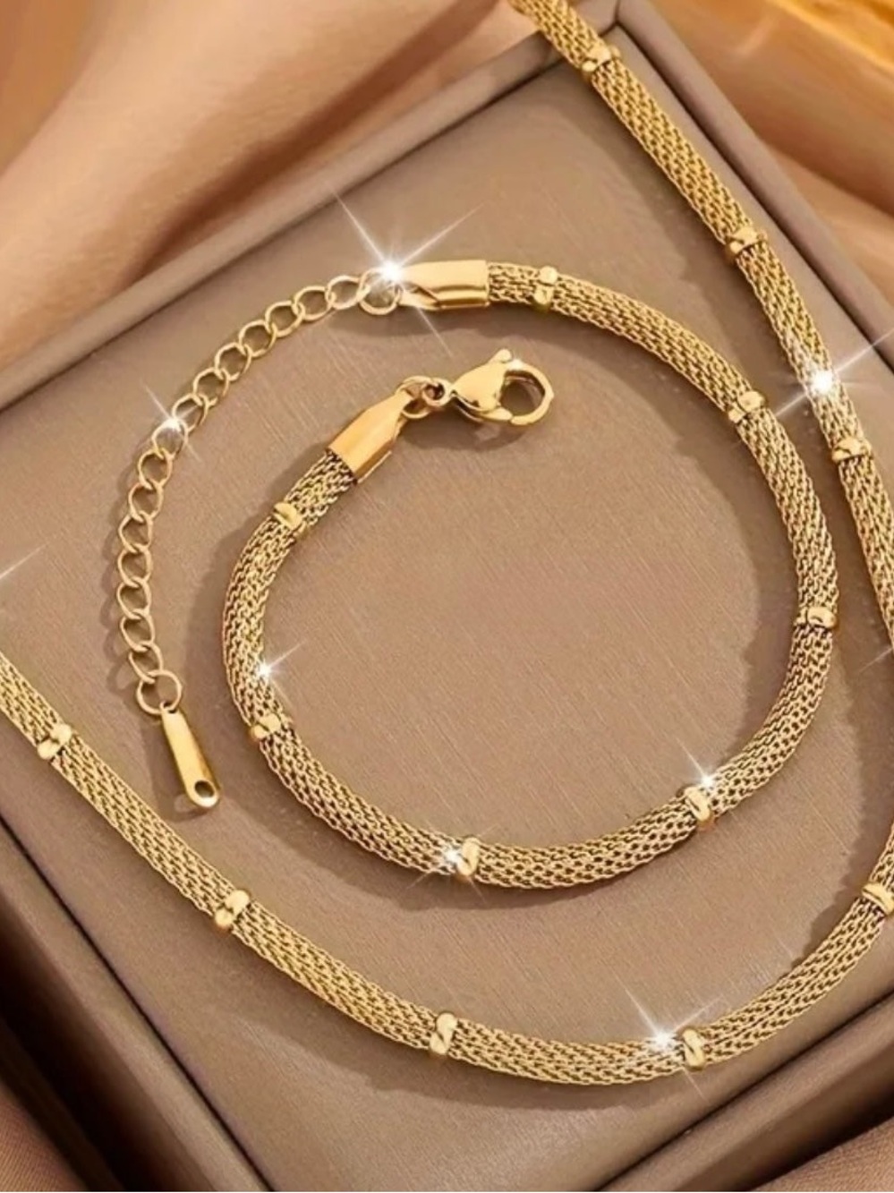 Gold Mesh Beaded Round French Style necklace and Bracelet set